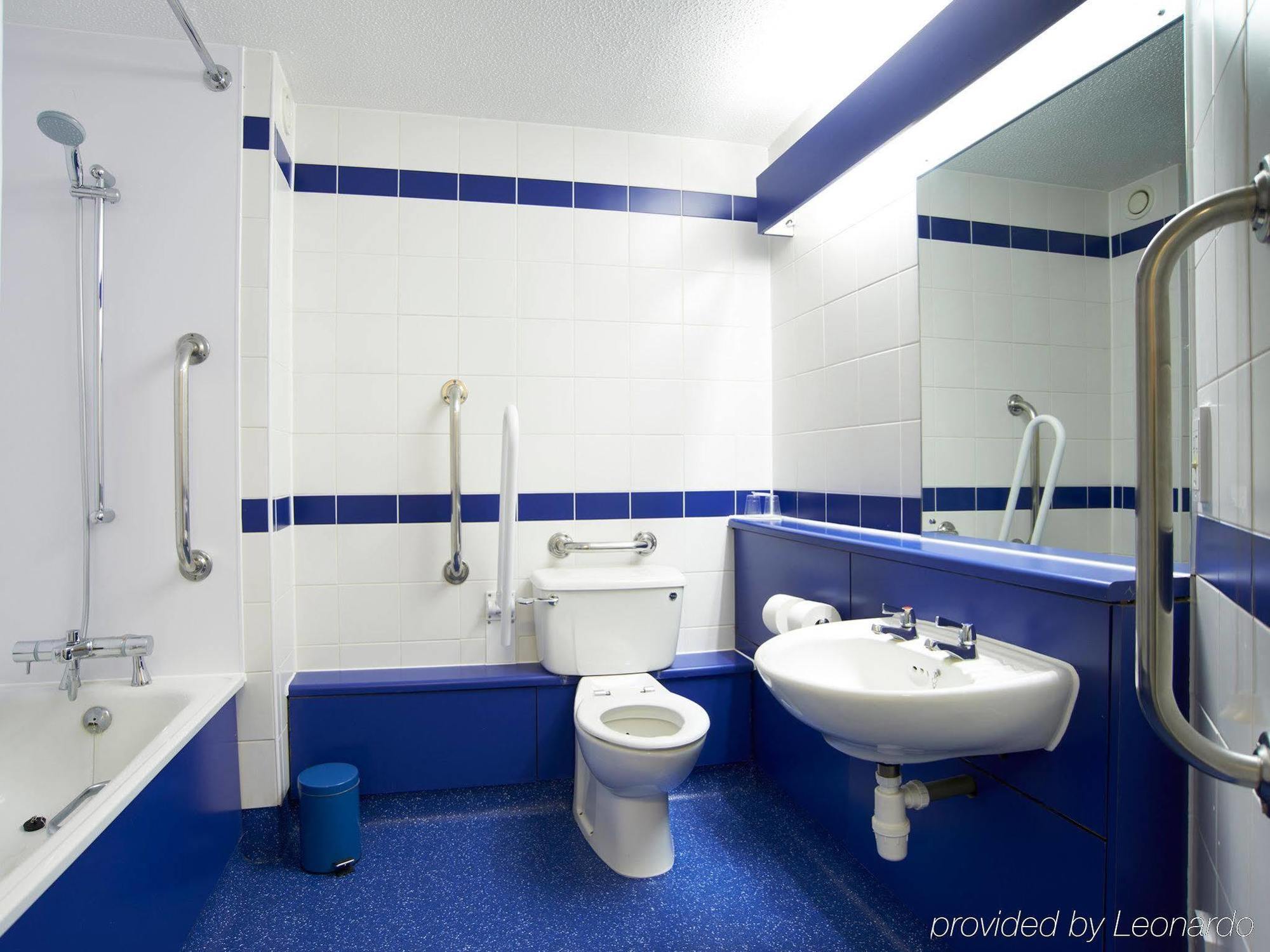 Travelodge Bristol Central Anchor Road 외부 사진