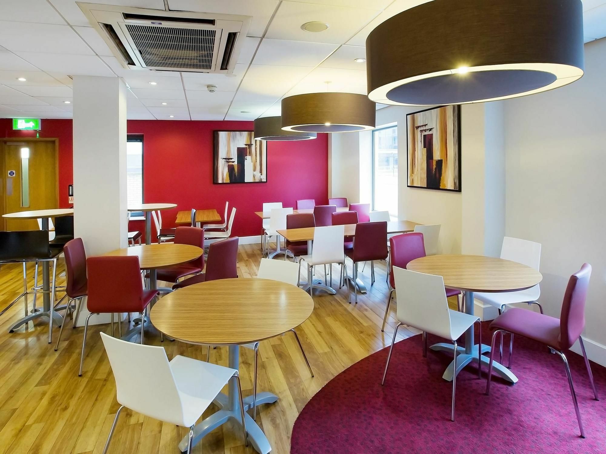 Travelodge Bristol Central Anchor Road 외부 사진