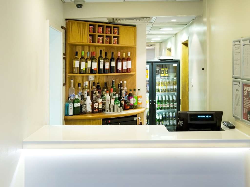Travelodge Bristol Central Anchor Road 레스토랑 사진