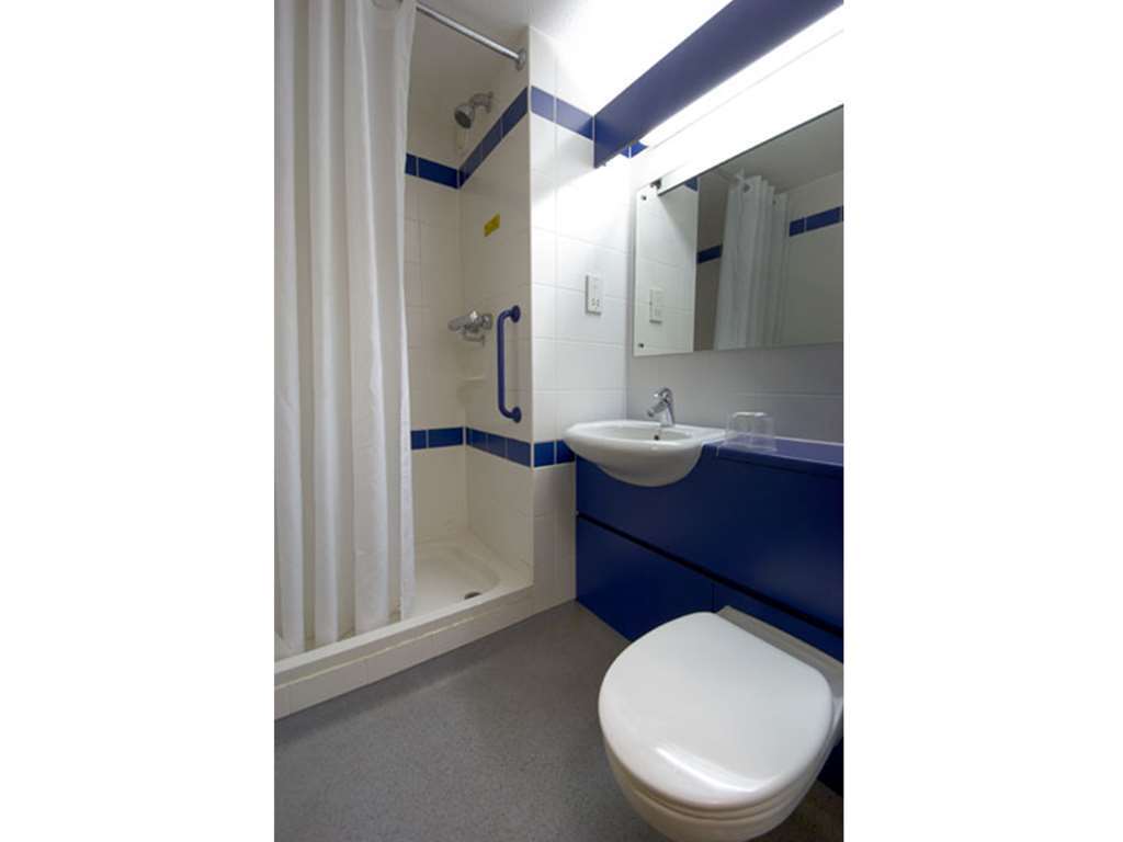 Travelodge Bristol Central Anchor Road 객실 사진